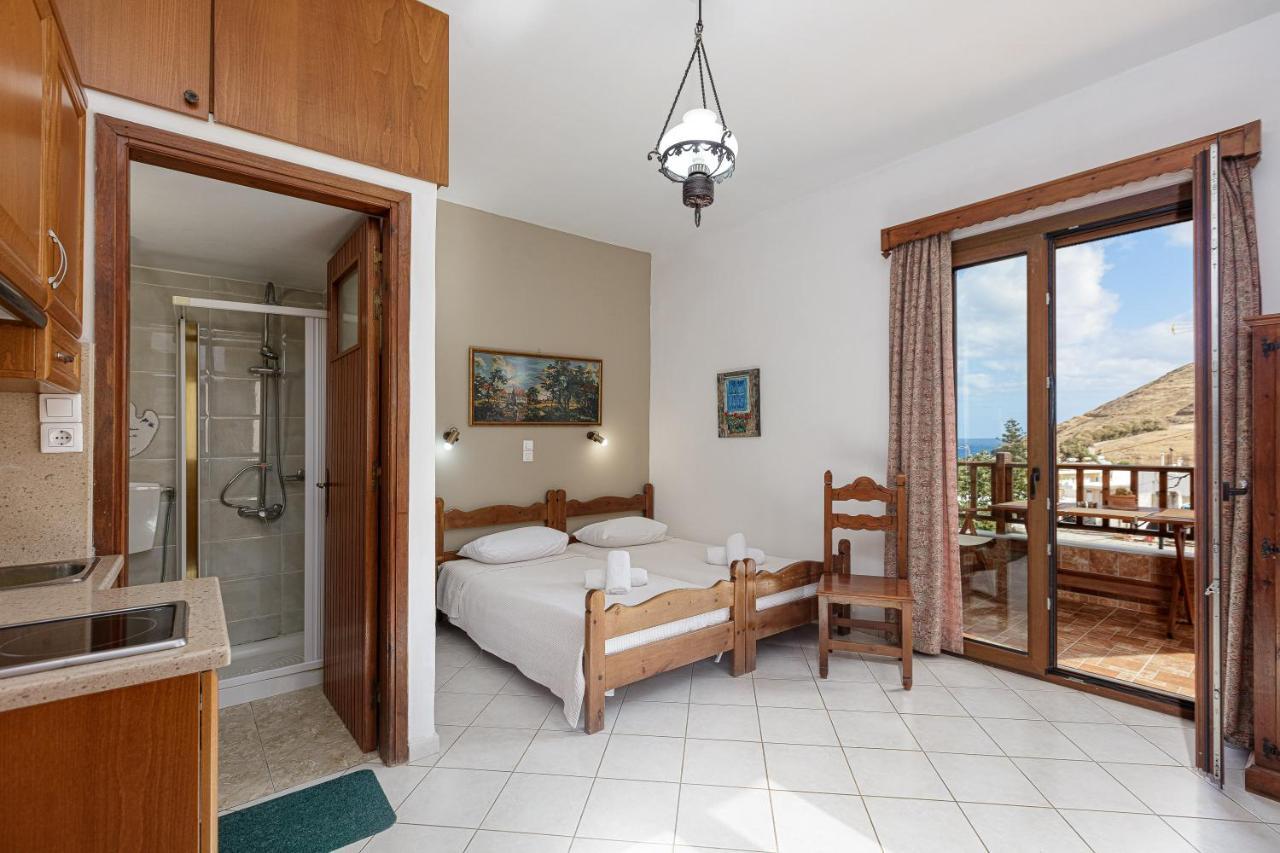 Pension Lucy Panormos  Luaran gambar