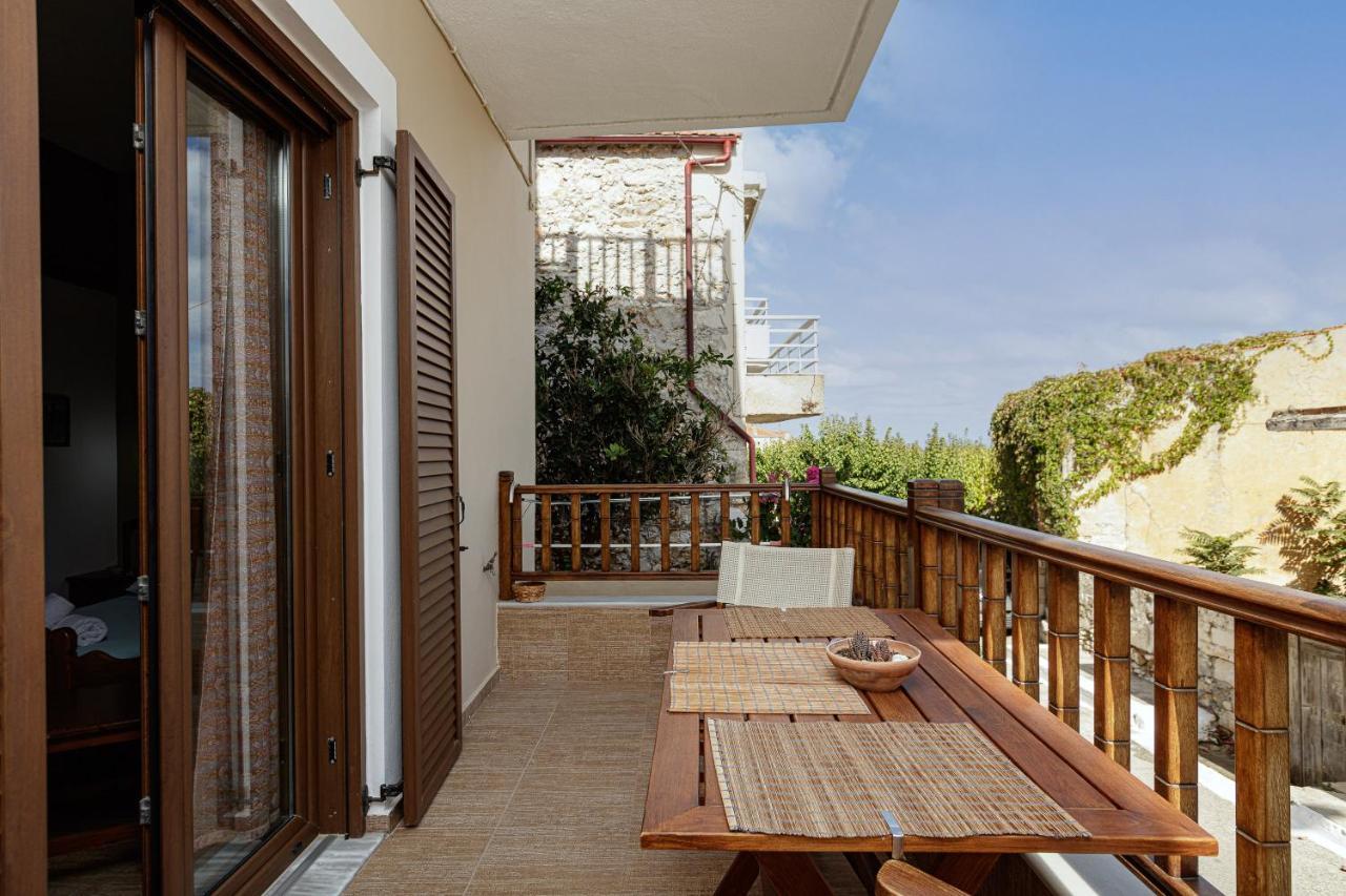 Pension Lucy Panormos  Luaran gambar
