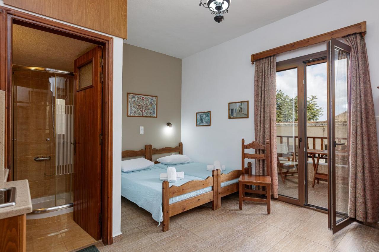Pension Lucy Panormos  Luaran gambar