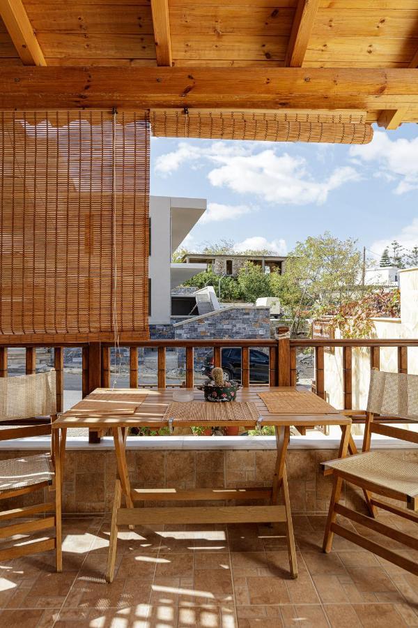 Pension Lucy Panormos  Luaran gambar