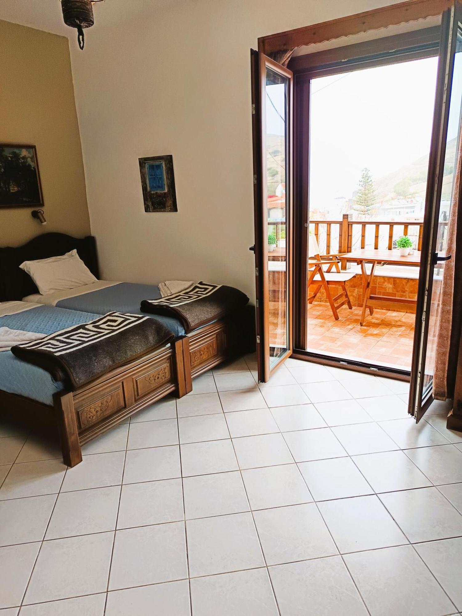 Pension Lucy Panormos  Luaran gambar