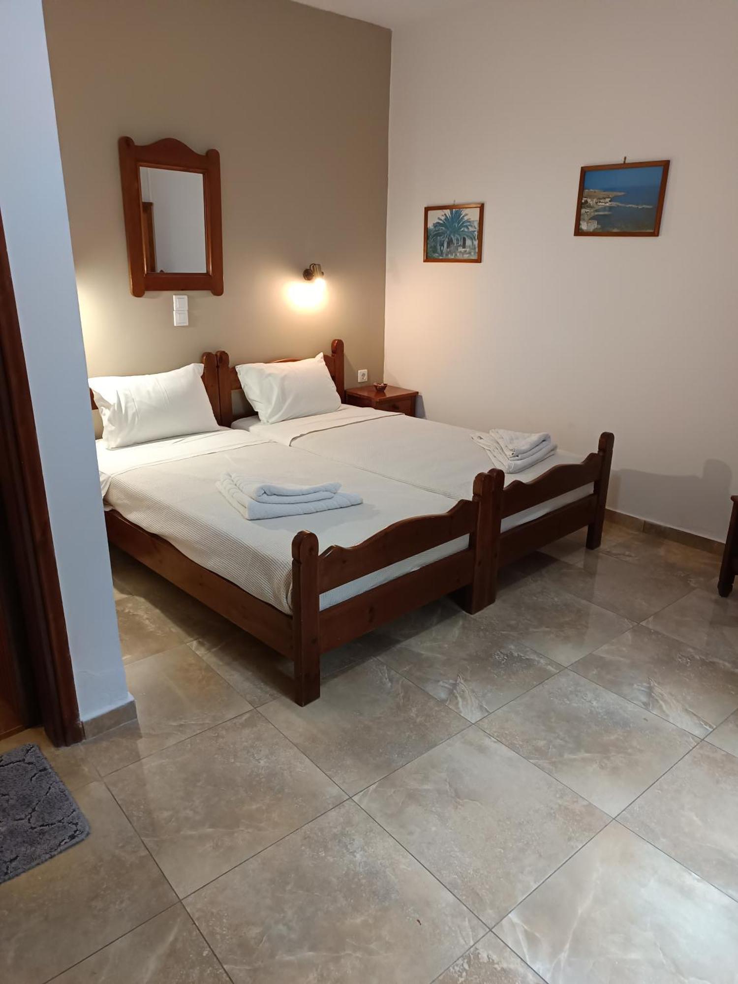 Pension Lucy Panormos  Luaran gambar